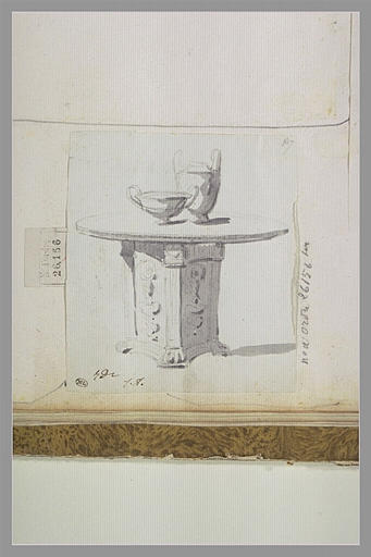 Table avec deux vases