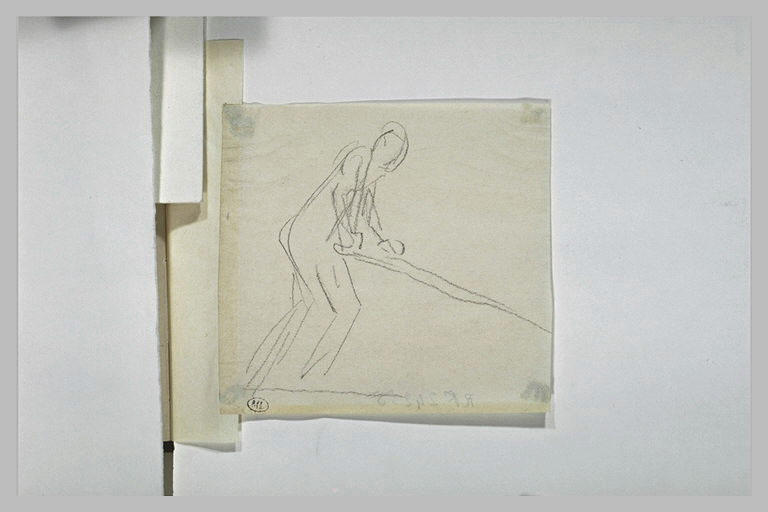 Homme penché vers la droite, poussant quelque chose