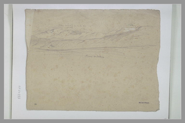 Plaine fermée par une chaîne de montagnes