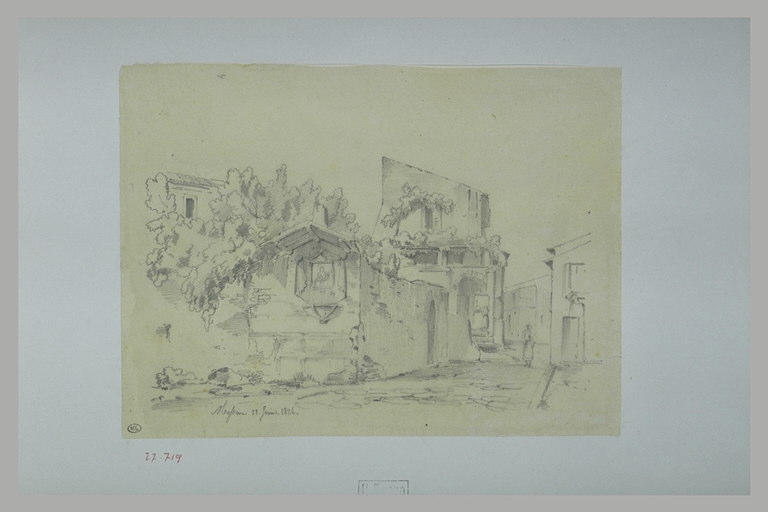 Rue bordée de maisons délabrées, à Messine