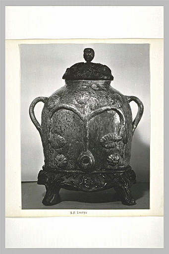 Pot de faïence à deux anses