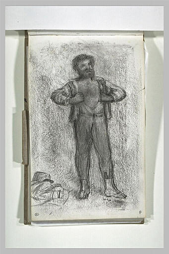 Homme debout, de face, ouvrant sa chemise