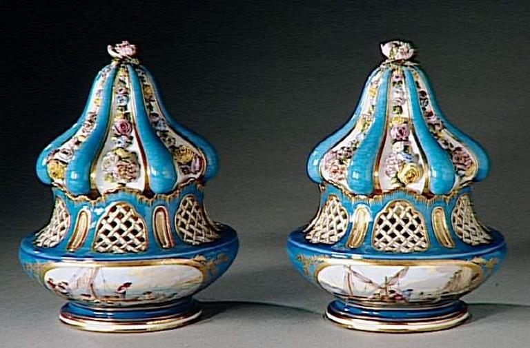 Pot-pourri à dauphins d'une paire