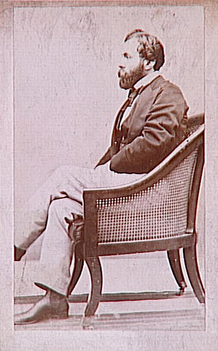 Portrait de Gustave Moreau de profil assis dans un fauteuil (août 1874)
