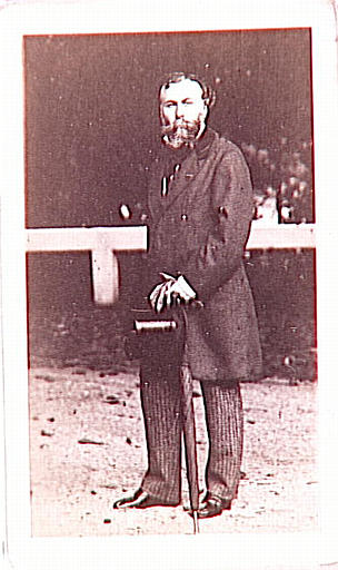 Portrait de Gustave Moreau debout s'appuyant sur son parapluie (octobre 1876)