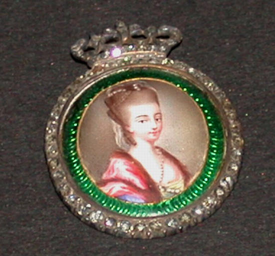 Inconnue au manteau rose