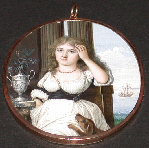 Inconnue vêtue de noir et blanc, assise de 3/4, sur la mer vogue un navire