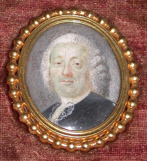 Vieillard en habit noir et jabot de dentelles