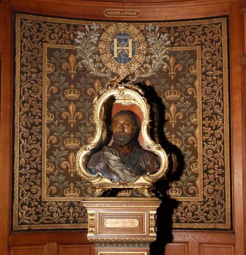 2 tentures de la galerie de Psyché (fleurs de lys et couronnes fermées)