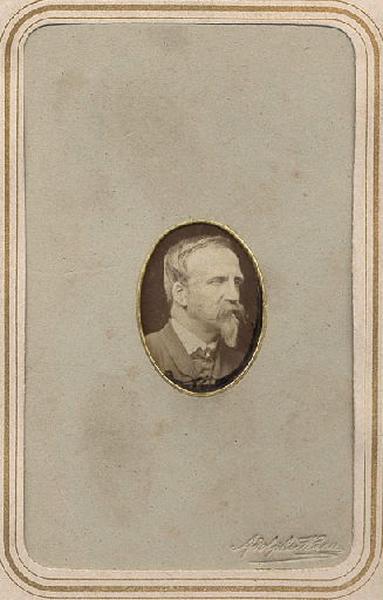 Photographie de Henri d'Orléans, duc d'Aumale (1822-1897), en médaillon