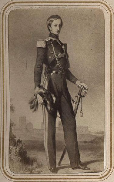 Portrait du duc de Montpensier, en pied, de trois quarts, en uniforme, reproduction d'après Winterhalter