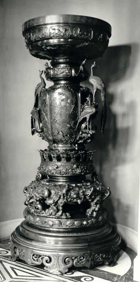 Grand vase japonais en bronze