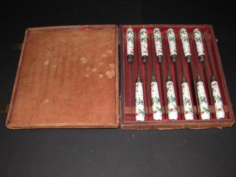 Ensemble de 12 couteaux