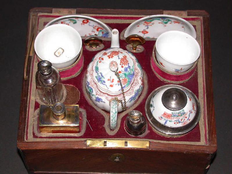 Service à thé en porcelaine du Japon