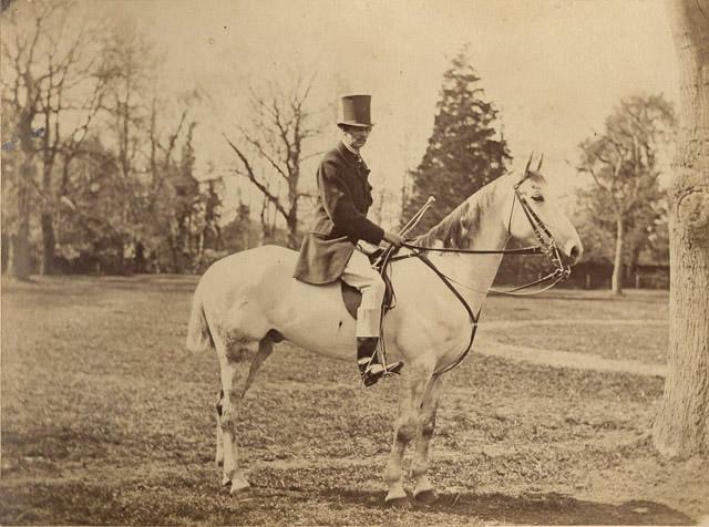 Album de Chevaux : Le cheval Porthos monté par le duc de Chartres