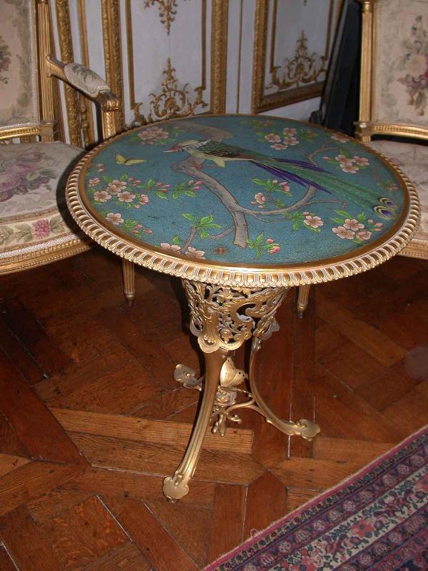 Guéridon en émail cloisonné