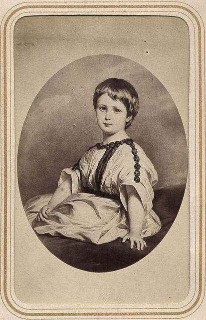 Portrait du prince Philippe de Wurtemberg, enfant, assis