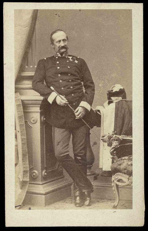 Portrait de Karl Grünne, comte de Pinchard (Vienne, 1808 ; Baden, 1884) ; Album de 171 photographies