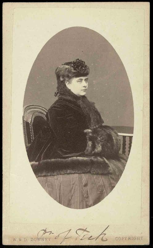 Portrait de Mary Adelaid, duchesse de Teck (Hanover, 1833 ; Richmond Park, 1997) ; Album de 171 photographies