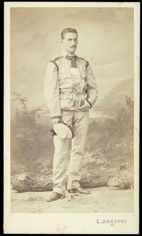 Portrait d'homme en uniforme