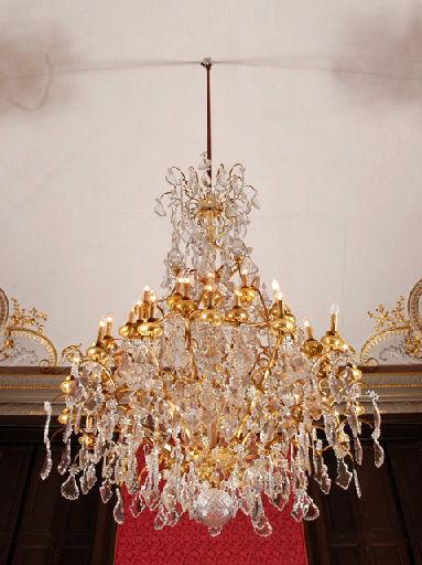 Lustre à 16 branches en cristal et bronze doré