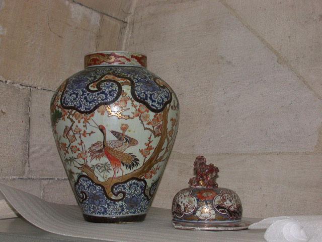 Porcelaine Imari à décor floral avec couvercle