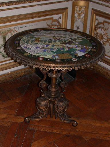 Table en guéridon