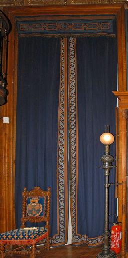 5 garnitures de fenêtres en tissu bleu brodé de motifs floraux bleus et marron