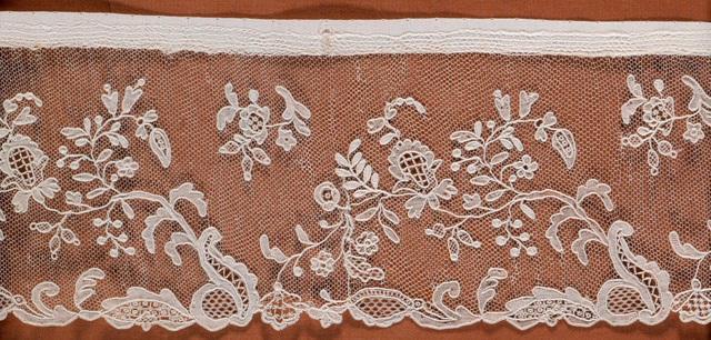 Pièce de dentelle blanche