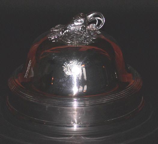 Grand couvercle de légumier avec navet en argenterie de Christofle aux armes d'Orléans