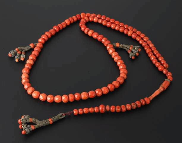 Chapelet en corail avec passementeries