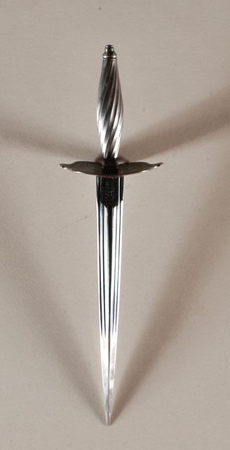 Dague d'argent, Tolède, 1854, dans son fourreau de cuir rouge