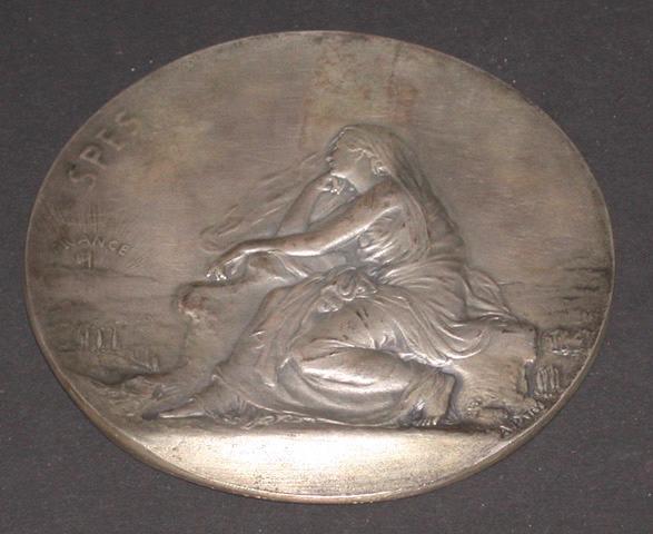 Médaille en argent offerte au duc d'Aumale par les habitants de Chantilly à son retour d'exil le 11 mars 1889