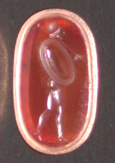 Cachet en intaille sur cornaline, guerrier grec, travail genre Pickler.