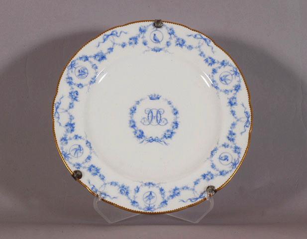 Assiette bleue en porcelaine dure de Minton, bleu clair