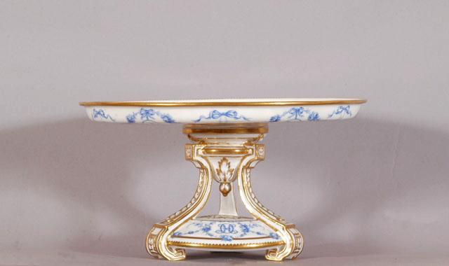 Compotier en porcelaine dure de Minton bleu clair