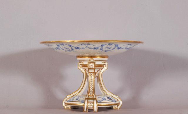 Compotier en porcelaine dure de Minton bleu clair