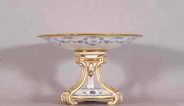 Compotier en porcelaine dure de Minton bleu clair