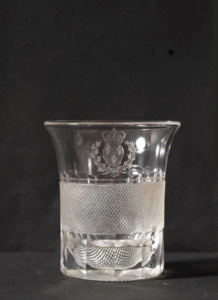 Gobelet évasé en verre gravé aux armes de France