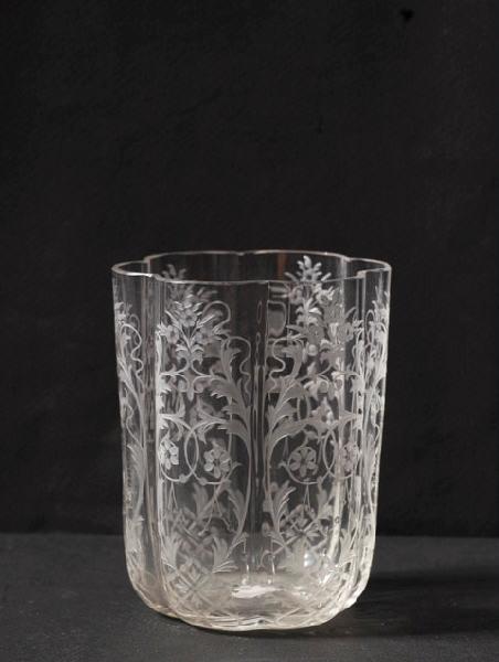 Gobelet en verre gravé à côtes au chiffre HO et CA