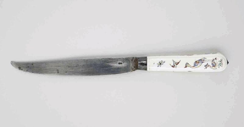 Couteau à décor de grues, oiseaux, papillons et fleurs