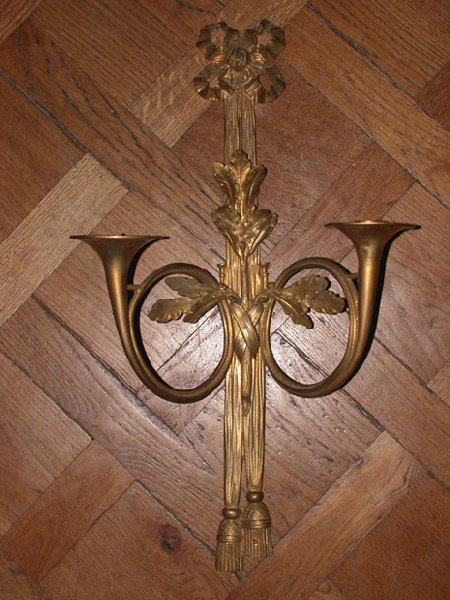 Applique de 2 feux en bronze ; doré avec entrelacs de ruban