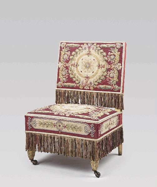 Chaise recouverte de tapisserie de Beauvais à fond rose