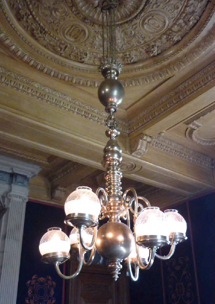 Lustre en cuivre à six feux