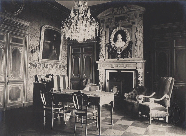 Vue du salon de Condé