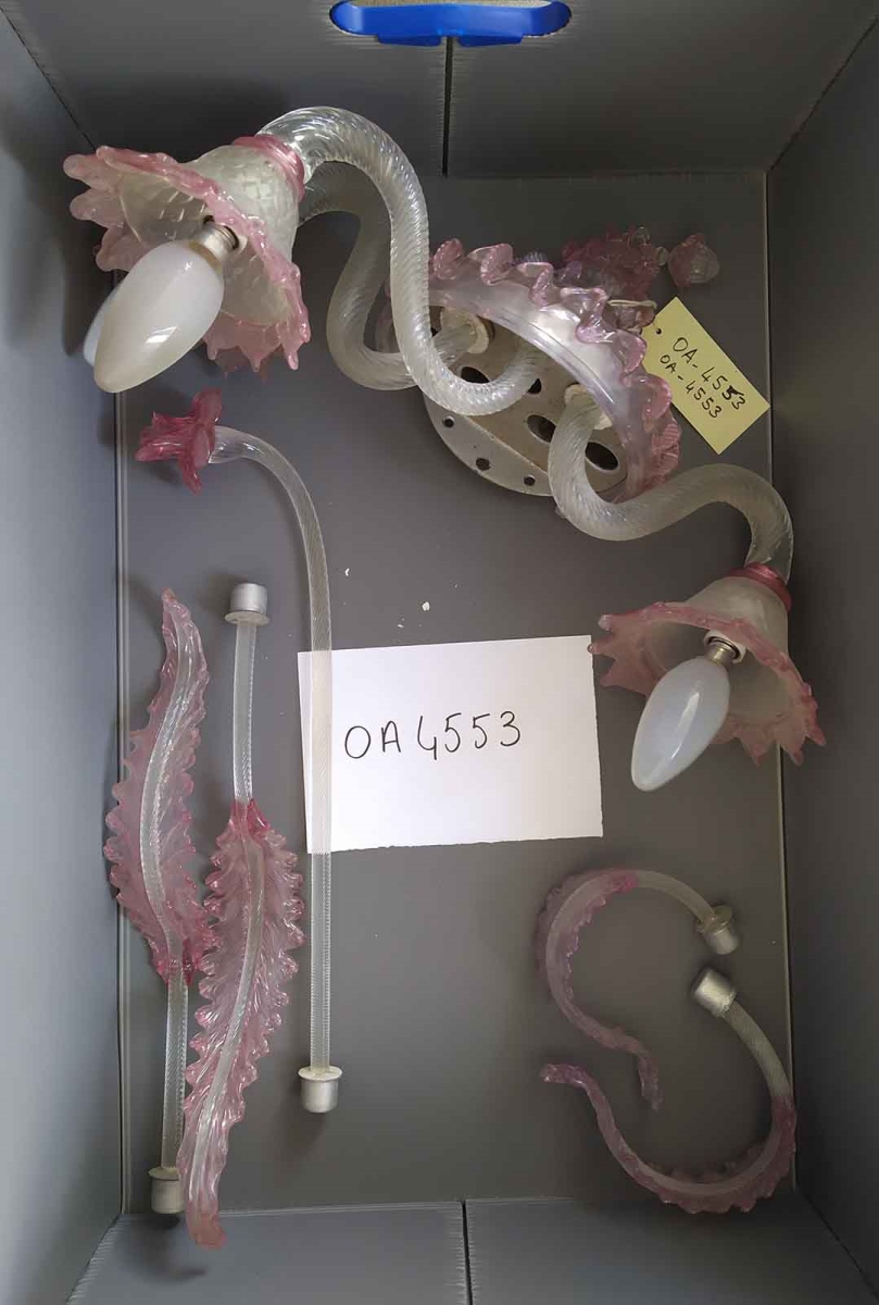 Applique en verre de Venise, rose et blanche