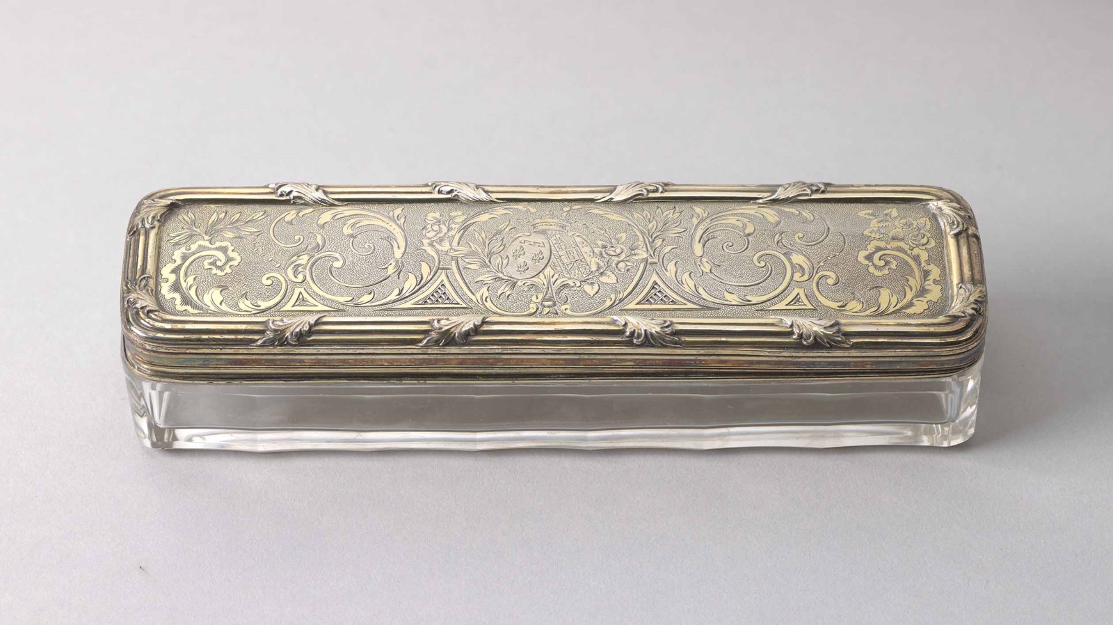 Boîte rectangulaire fine et longue ; Nécessaire de voyage de la duchesse d’Aumale