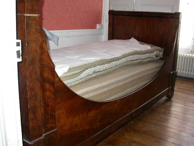 Lit bateau en acajou