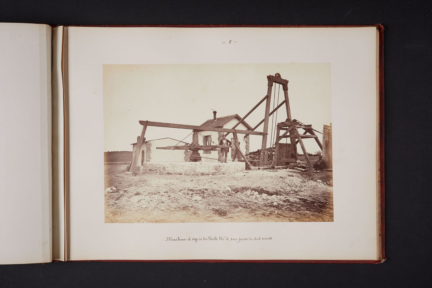 “Machine et agies du Puits  N°4, vue prise du Sud-Ouest”