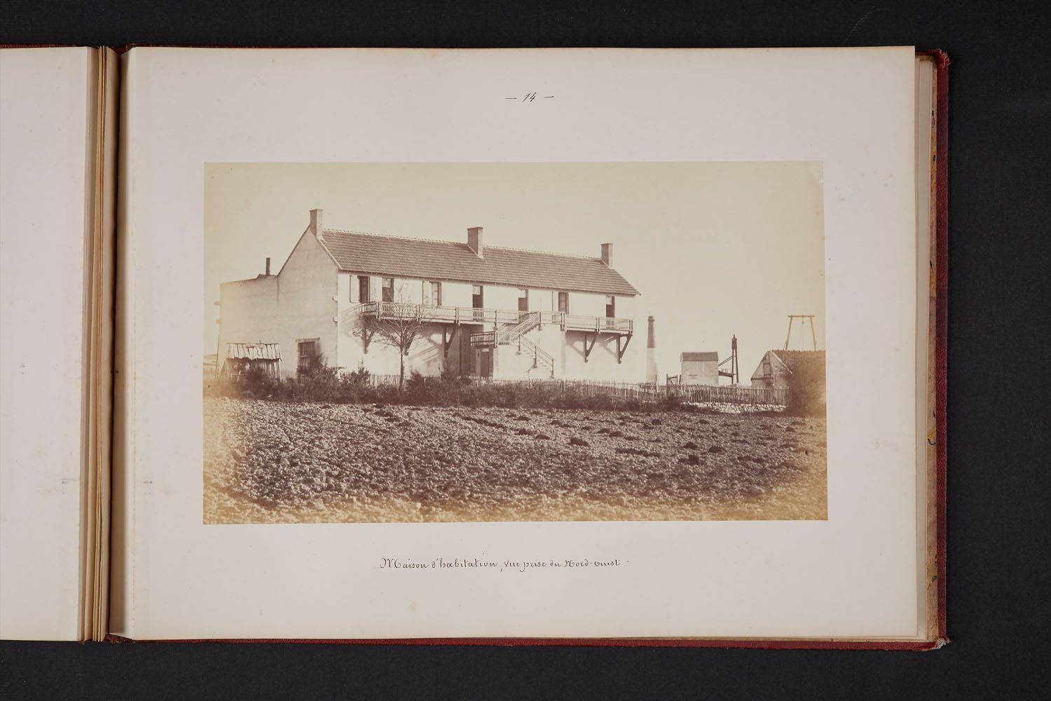 “Maison d’habitation, vue prise du Nord-Ouest”